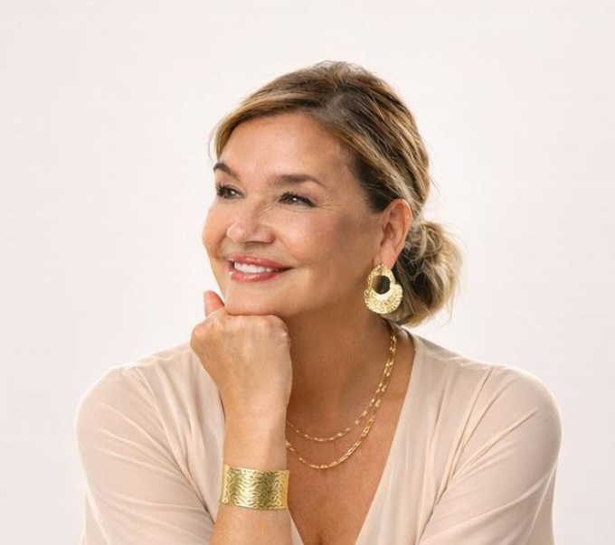 Claudia Morales banner